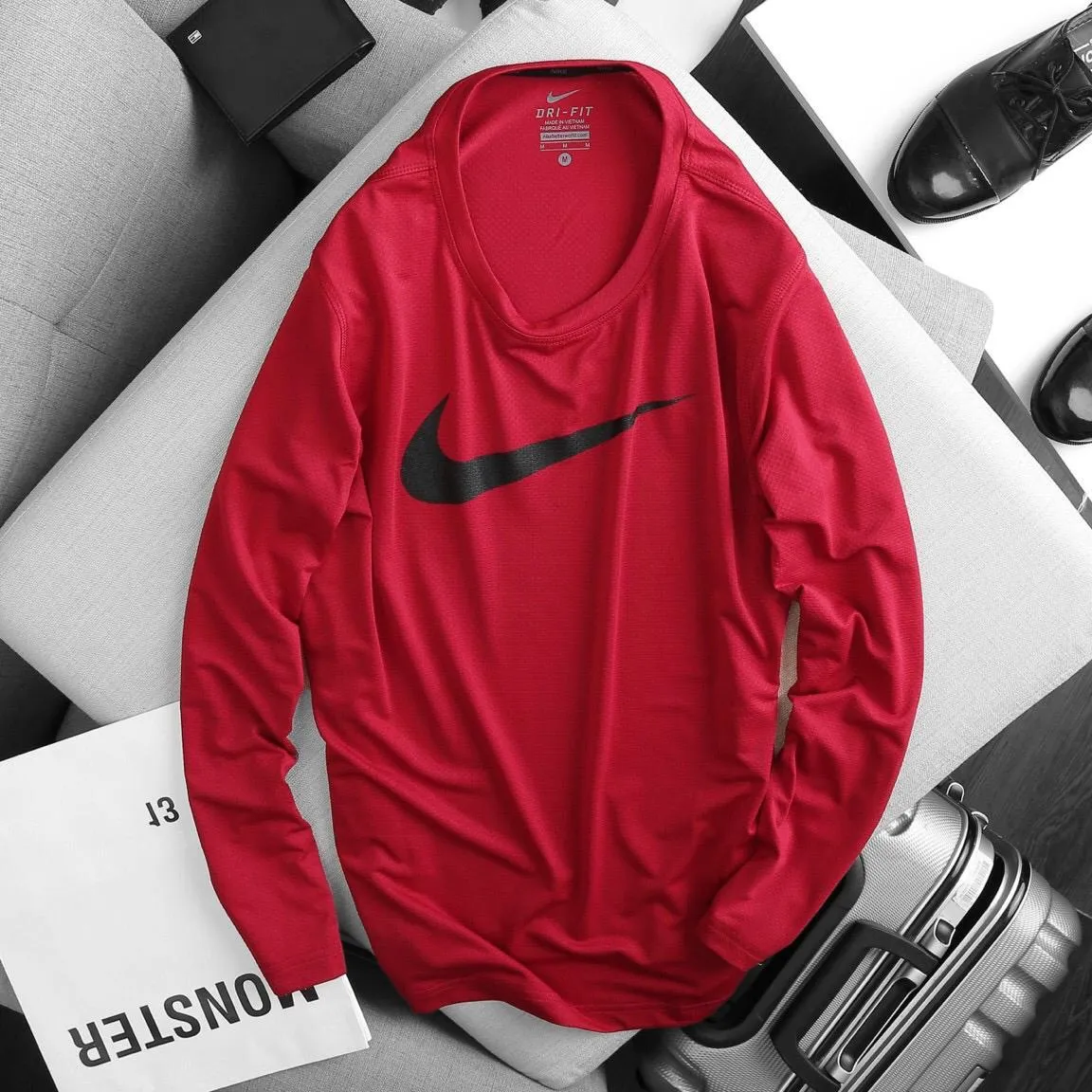 NIKE DRI-FIT LONG SLEEVED T-SHIRTS